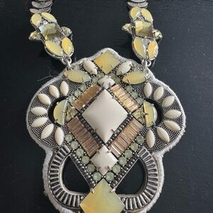 🌟 Stella & Dot Tribal-Inspired Statement Necklace – 20”